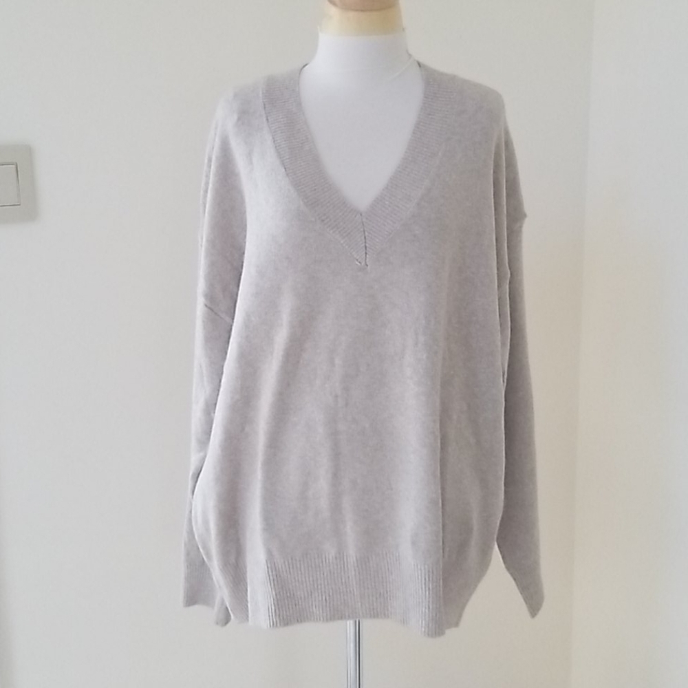 NWT! Pull & Bear XL tan V neck oversized sweater